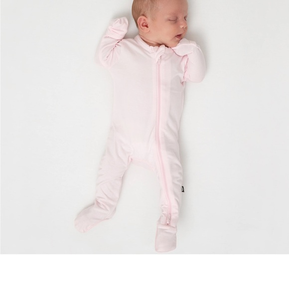 Kyte BABY Other - Kyte BABY Zippered Footie in Sakura